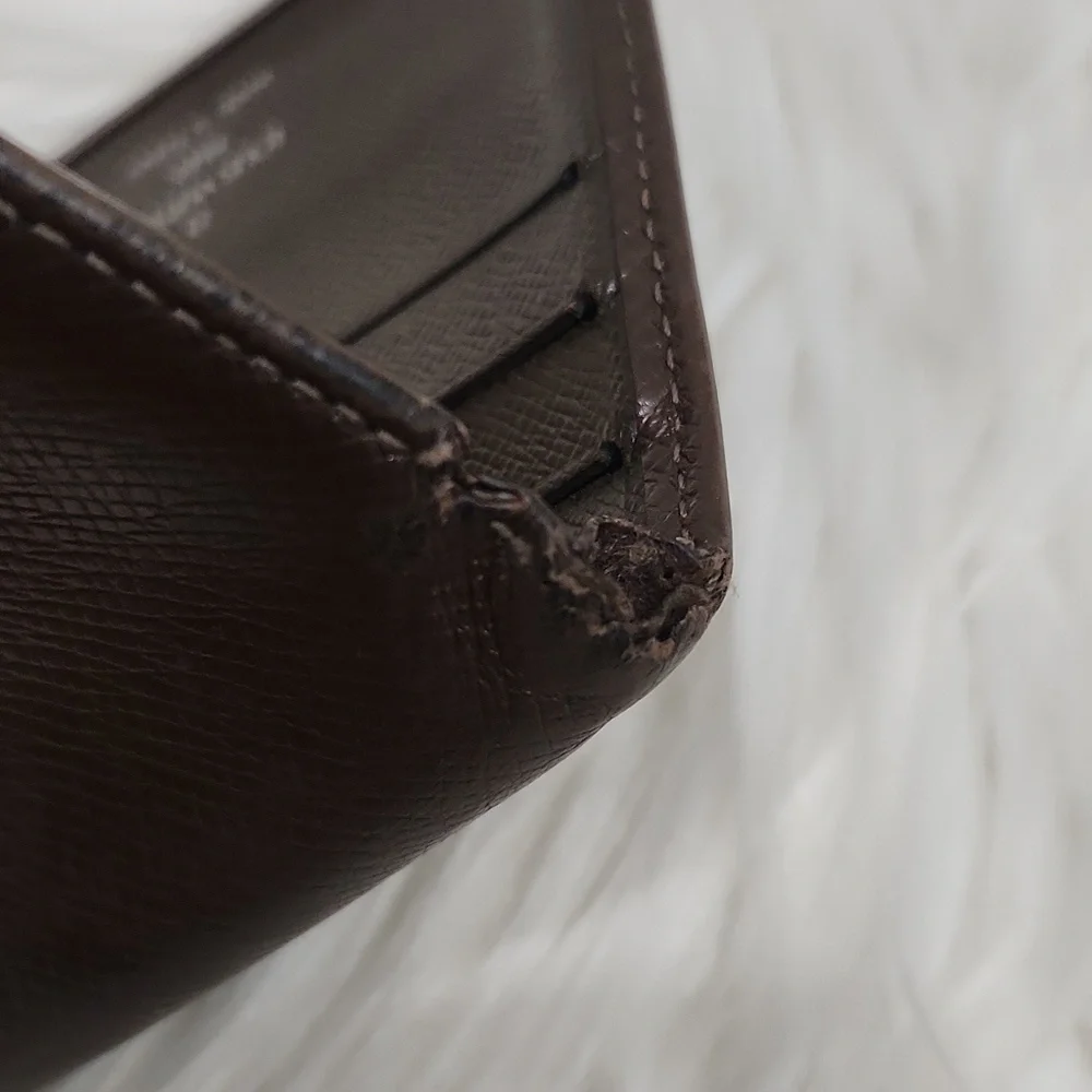 💚▪️Louis Vuitton ▪️Men's Taiga Leather  BifoldWallet Pre Owned